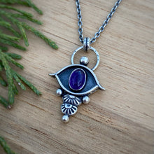 Load image into Gallery viewer, Amethyst Eye Necklace / 19”