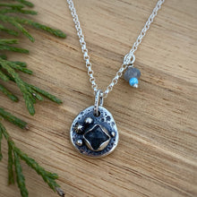 Load image into Gallery viewer, Labradorite Pebble Necklace / 17”