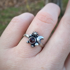 Garnet Moon Cluster Ring / Size 8