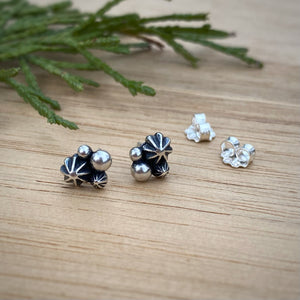 Starry Cluster Stud Earrings {A}