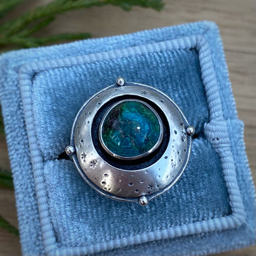 Mineral Park Turquoise Domed Shadowbox Ring / Size 8.25