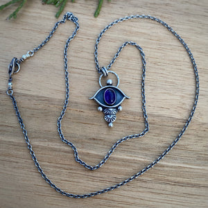 Amethyst Eye Necklace / 19”