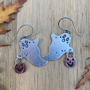 Mixed Metal Trick-or-Treat Ghostie Earrings {Silver}