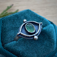 Load image into Gallery viewer, Green Serpentine Shadowbox Eye Ring / Size 8.75