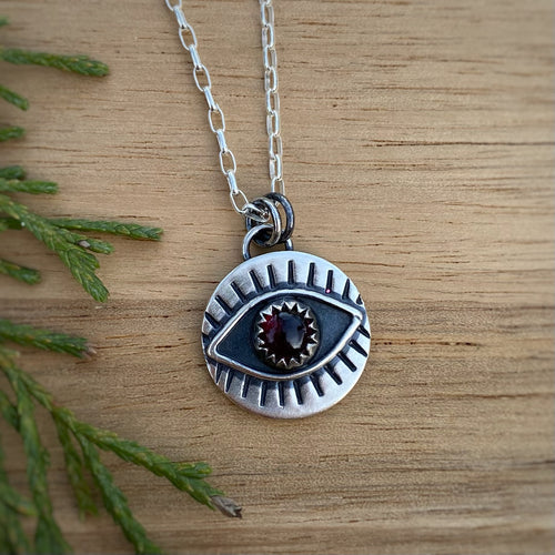 Garnet Eyeball Necklace / 17”