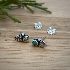 Prima Vera Tiny Leafy Stud Earrings