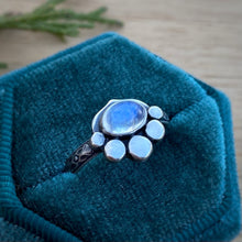 Load image into Gallery viewer, Rainbow Moonstone Point Ring / Size 7