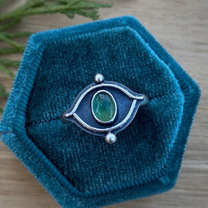 Green Serpentine Shadowbox Eye Ring / Size 8.75