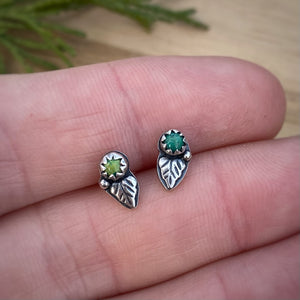 Prima Vera Tiny Leafy Stud Earrings