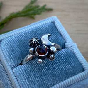 Garnet Moon Cluster Ring / Size 8